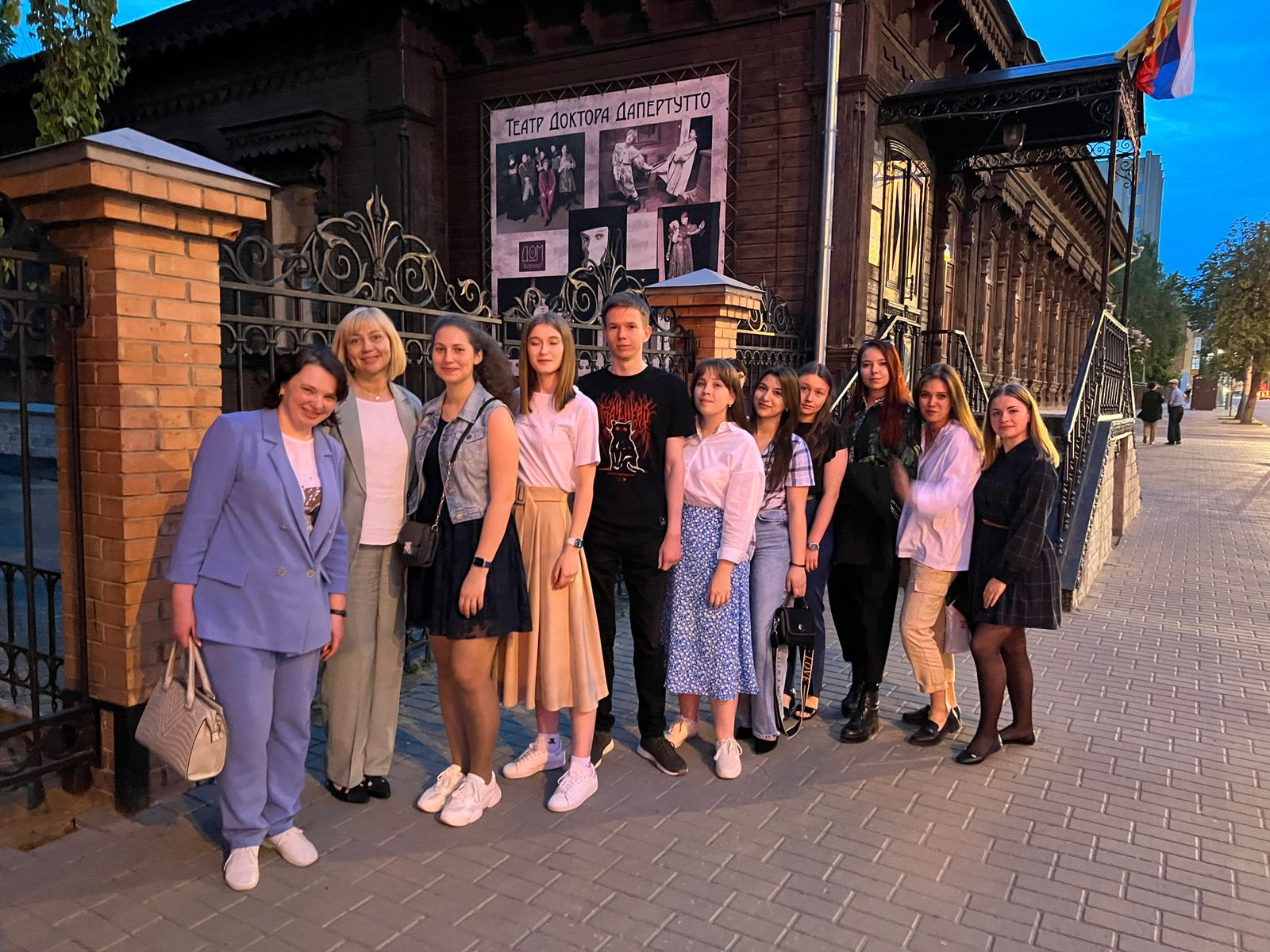 Культпоход в Центр театрального искусства «Дом Мейерхольда»